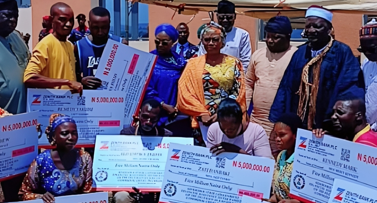 Gov Fintiri Presents Compensation Cheques to Victims of Communal Conflict in Adamawa