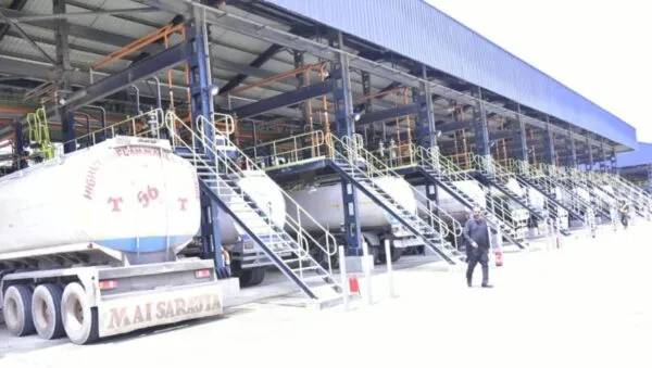 Dangote Refinery, Marketers Clash Over Petrol Sales Restrictions on Importers